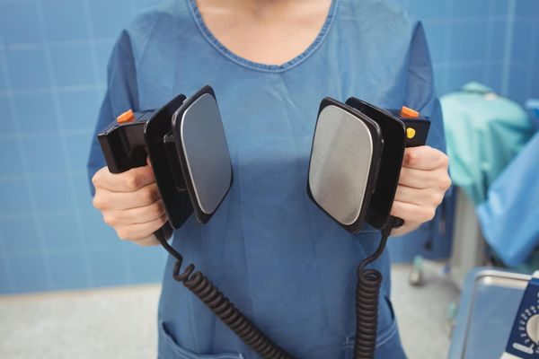 💔Un simulateur de défibrillateur open-source